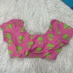 Dark moon cult / dolls kill alien pink crop top